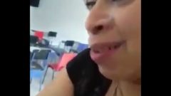 Nauczyciel płaci uczniowi loda i bierze spermę w twarz! 
