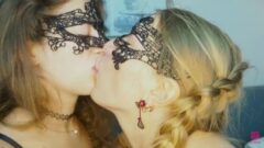 4k Lesbijskie pocałunki z dzieleniem się spermą 