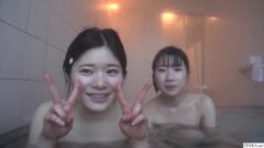 Absolutnie urocze japońskie lesbijki po raz pierwszy biorą wolne w college’u, aby razem pojechać na wakacje do gorących źródeł 
